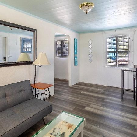 Bungalow 1 Minute From The Beach Suite #3 Englewood Luaran gambar