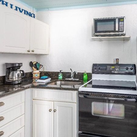Bungalow 1 Minute From The Beach Suite #3 Englewood Luaran gambar
